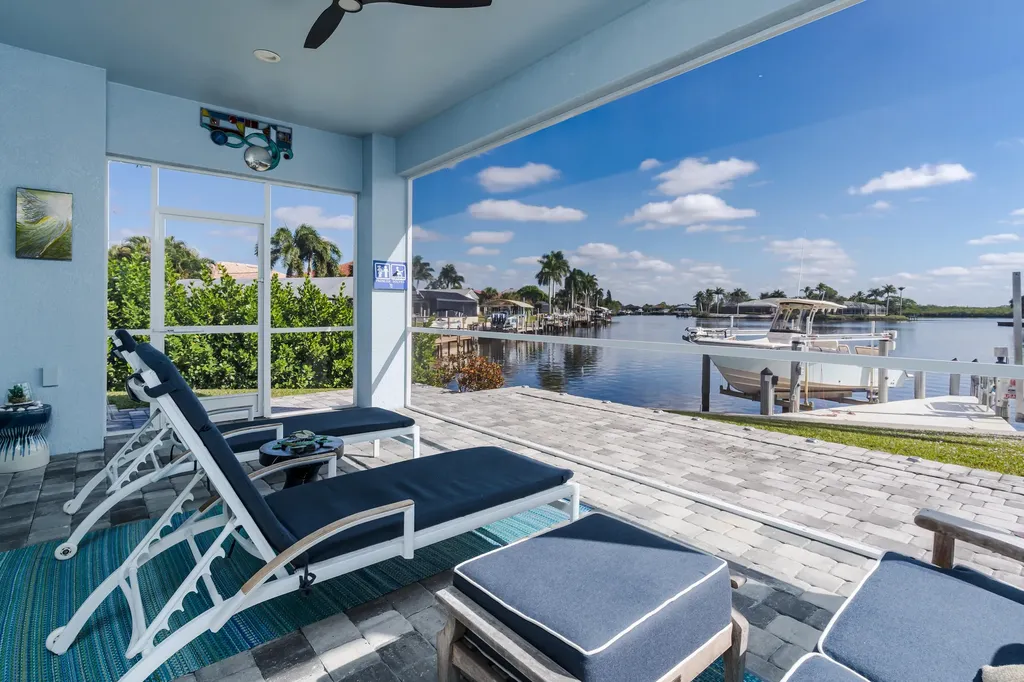 121 Newport Drive Naples FL 34114