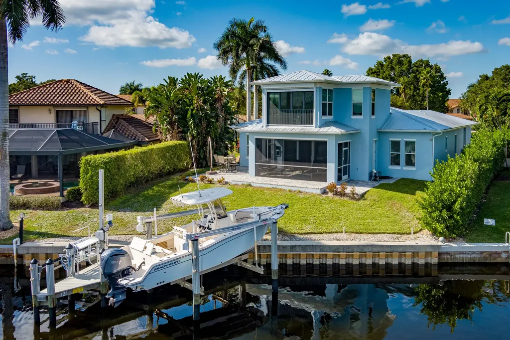 121 Newport Drive Naples FL 34114