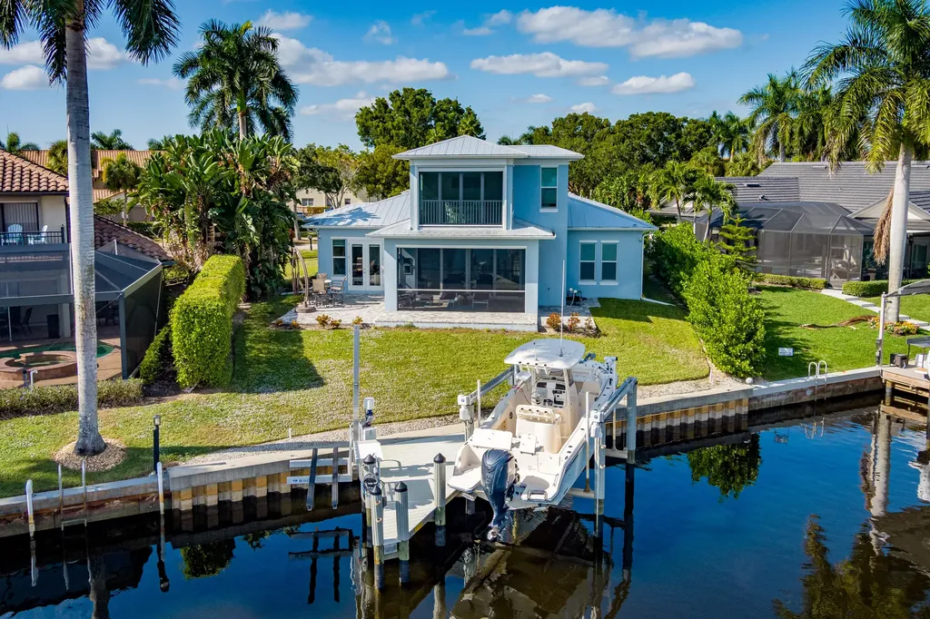 121 Newport Drive Naples FL 34114