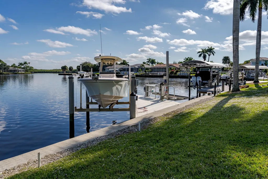 121 Newport Drive Naples FL 34114