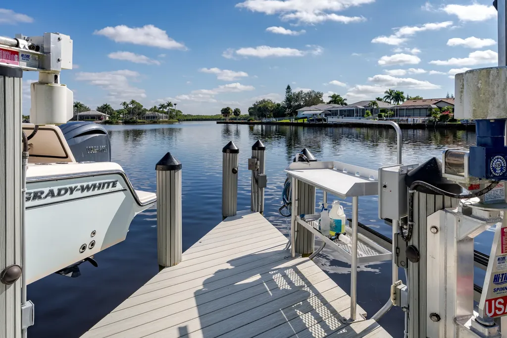 121 Newport Drive Naples FL 34114