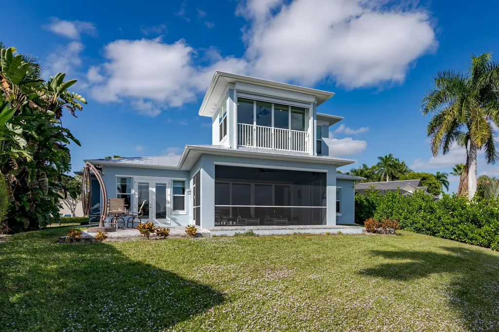 121 Newport Drive Naples FL 34114