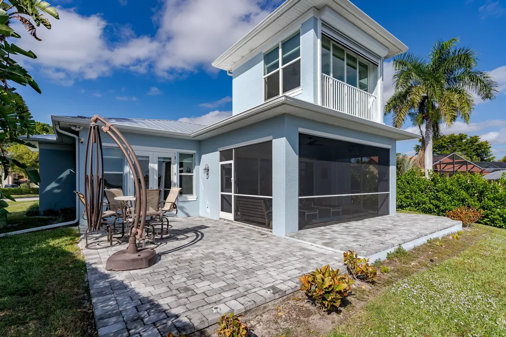 121 Newport Drive Naples FL 34114