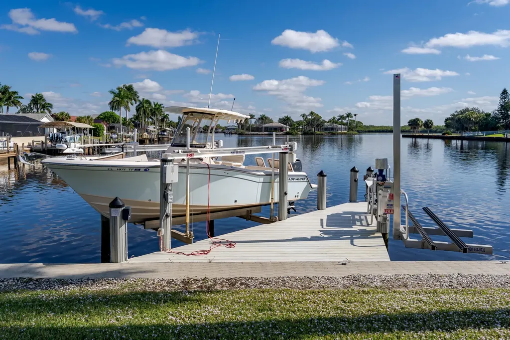 121 Newport Drive Naples FL 34114