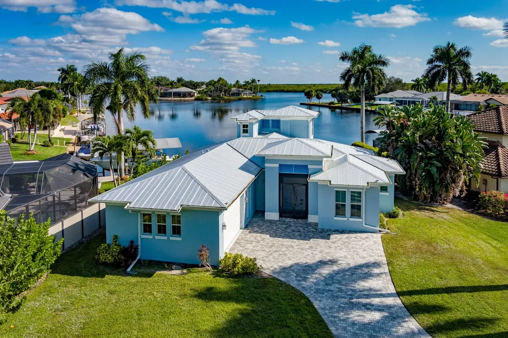 121 Newport Drive Naples FL 34114