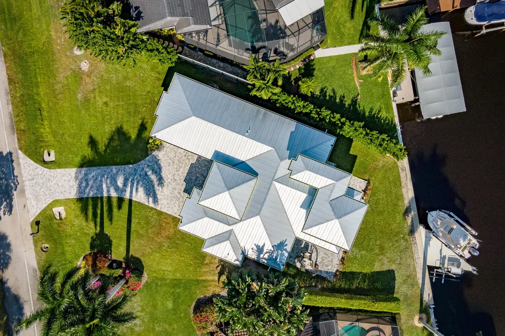 121 Newport Drive Naples FL 34114