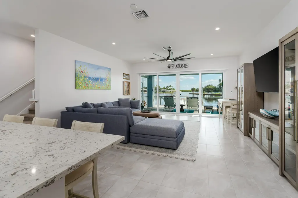 121 Newport Drive Naples FL 34114