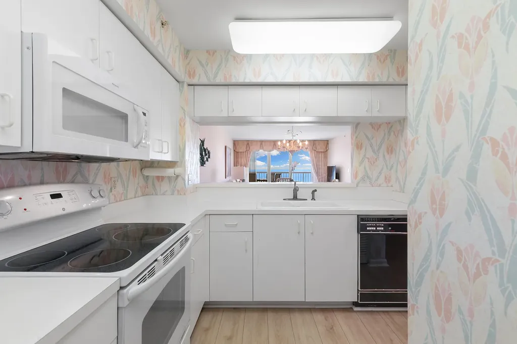 990 Cape Marco Marco Island FL 34145