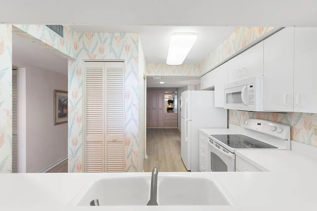 990 Cape Marco Marco Island FL 34145