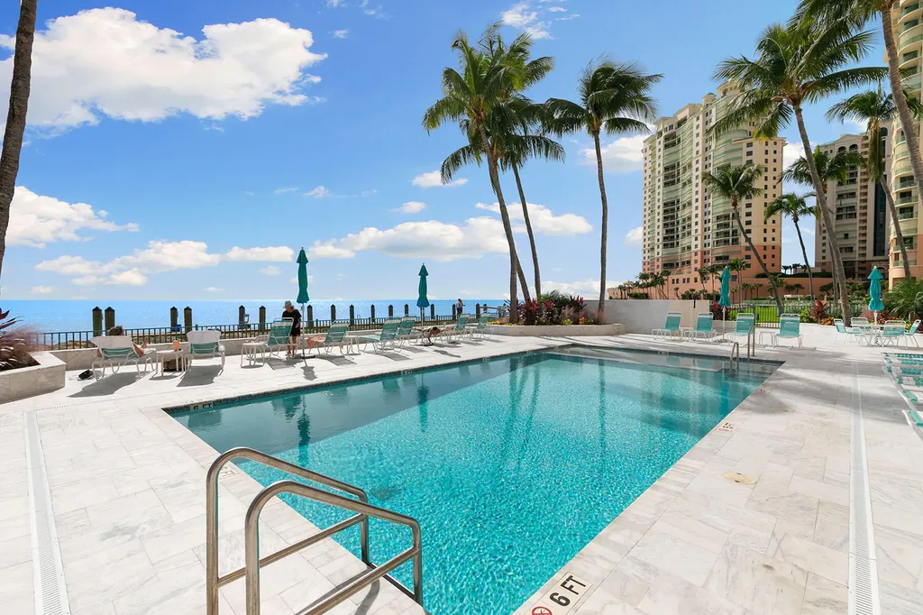 990 Cape Marco Marco Island FL 34145