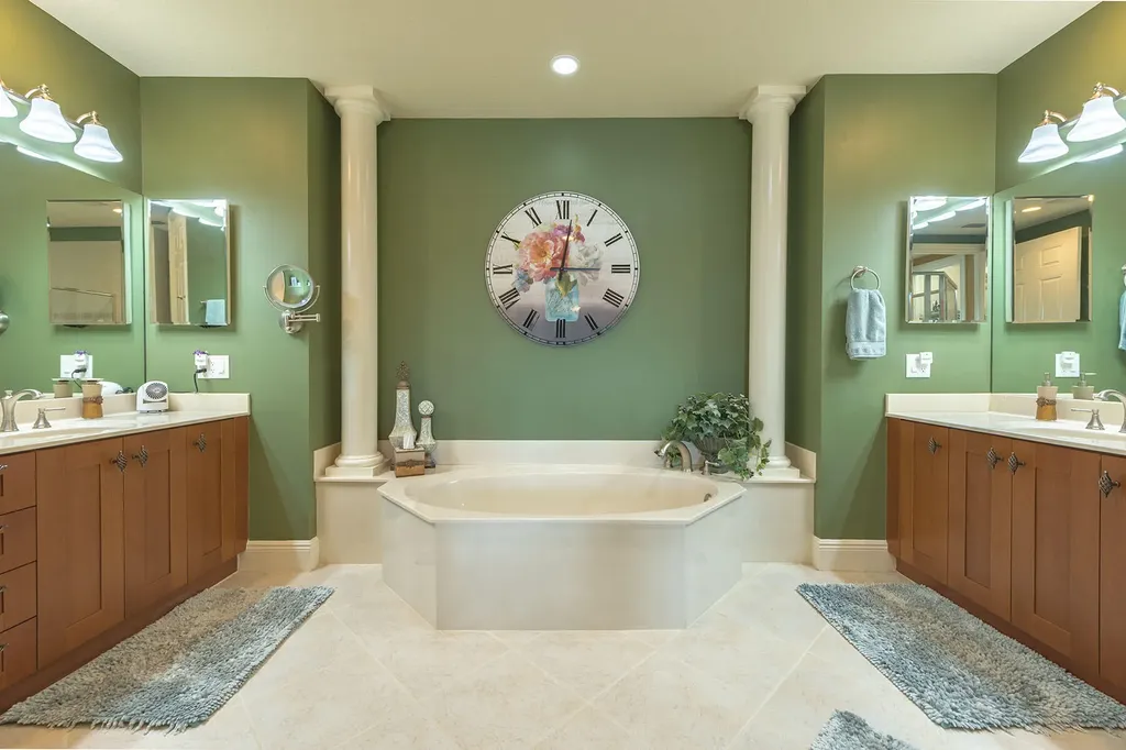 9233 Museo Circle Naples FL 34114