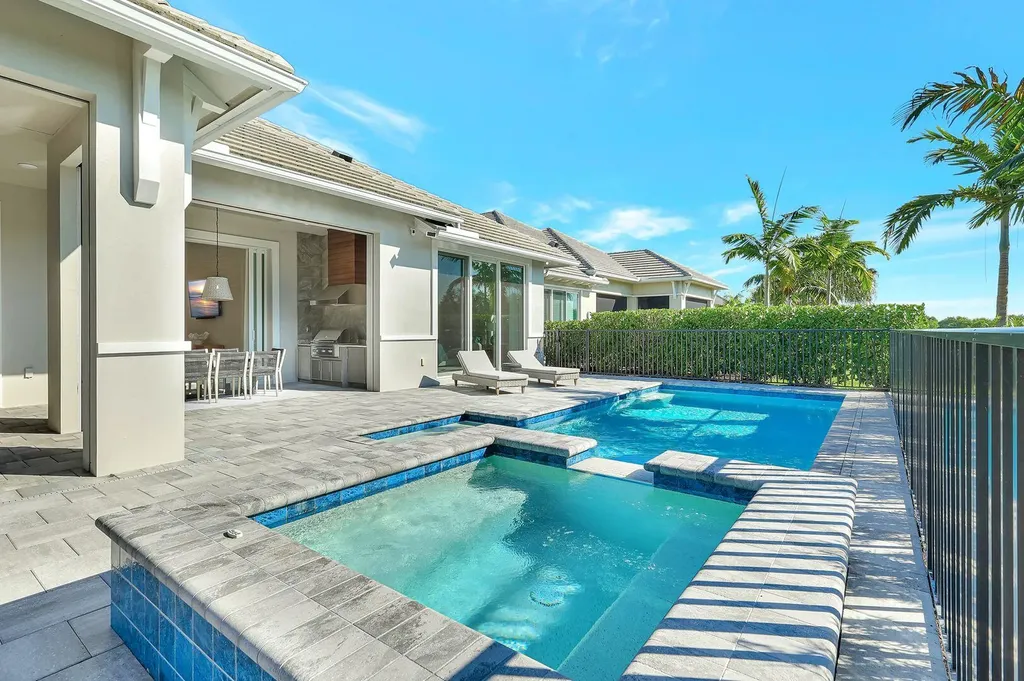 3344 Kumamoto Lane Naples FL 34114