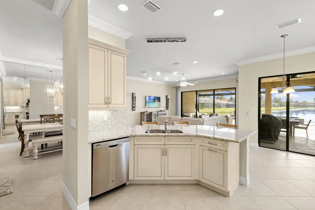 2845 Cinnamon Bay Circle Naples FL 34119