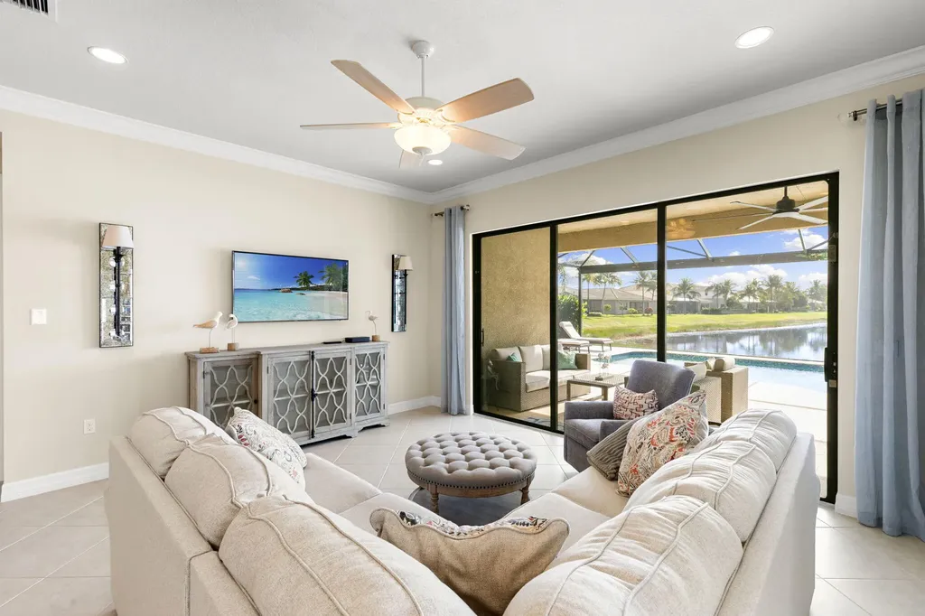 2845 Cinnamon Bay Circle Naples FL 34119