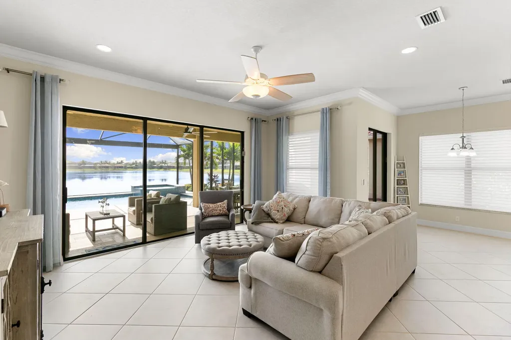 2845 Cinnamon Bay Circle Naples FL 34119