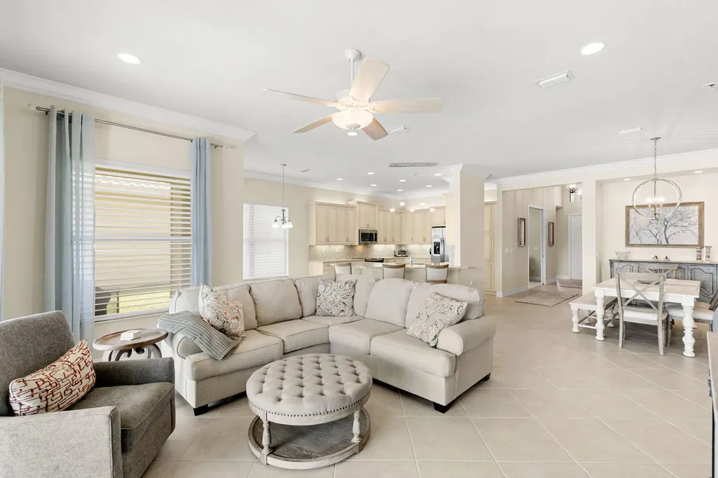 2845 Cinnamon Bay Circle Naples FL 34119