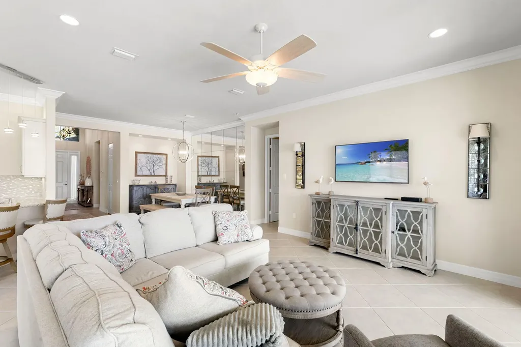 2845 Cinnamon Bay Circle Naples FL 34119