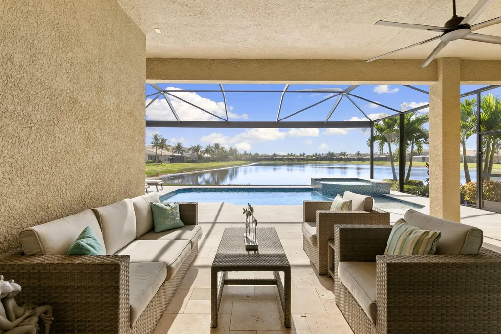 2845 Cinnamon Bay Circle Naples FL 34119