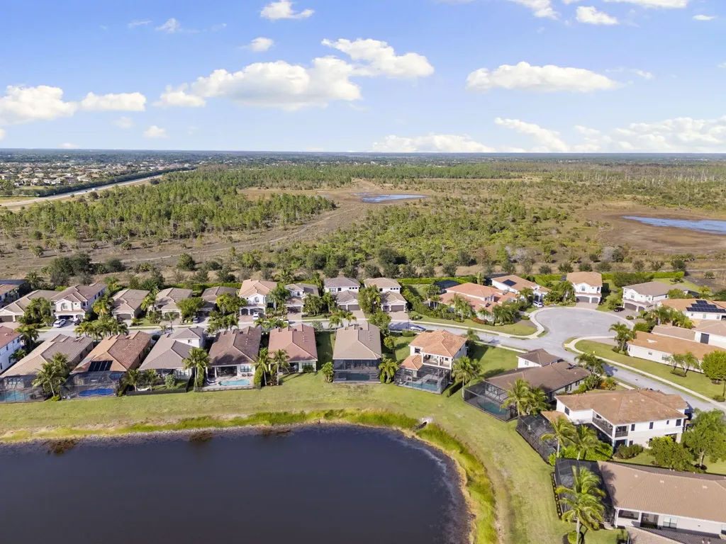 2845 Cinnamon Bay Circle Naples FL 34119