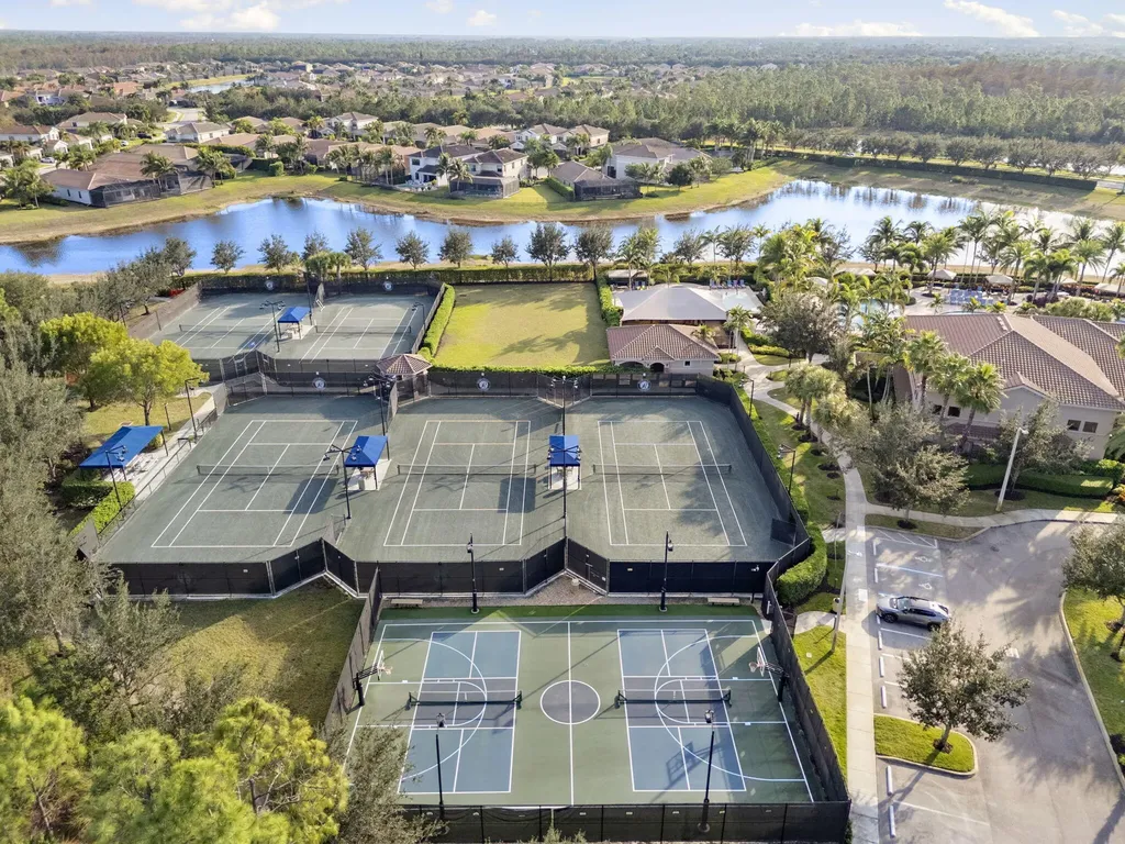 2845 Cinnamon Bay Circle Naples FL 34119