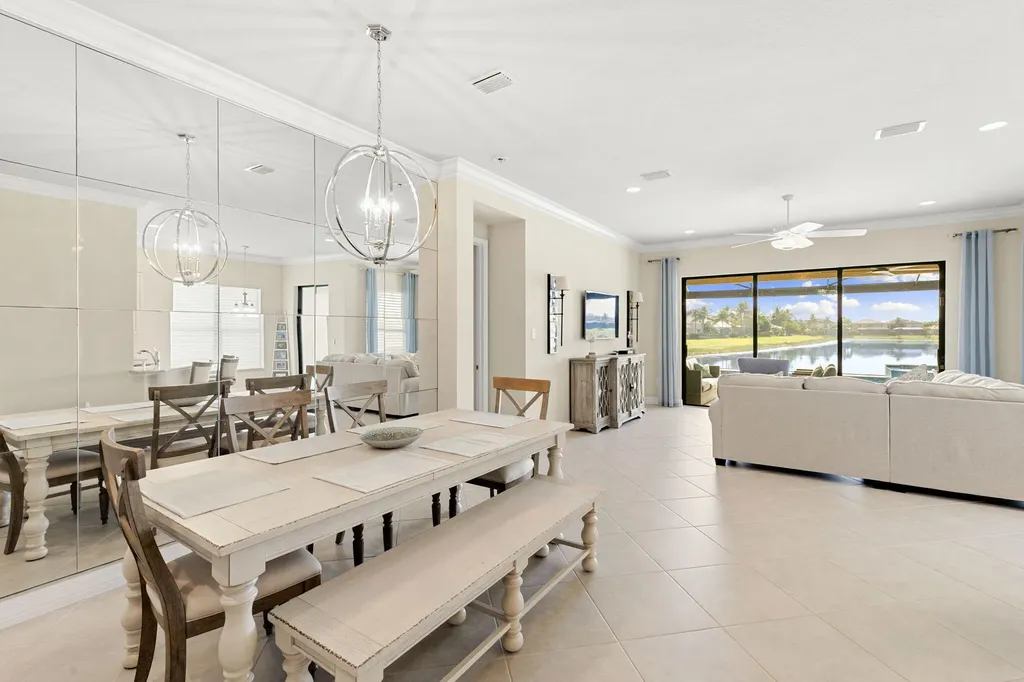 2845 Cinnamon Bay Circle Naples FL 34119