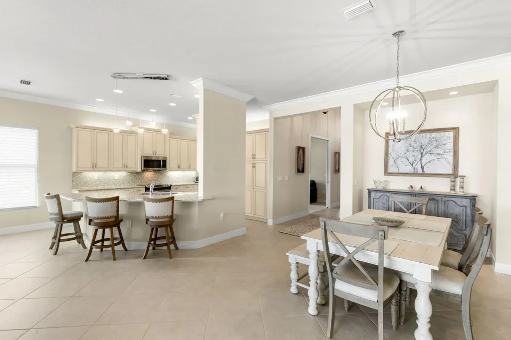 2845 Cinnamon Bay Circle Naples FL 34119