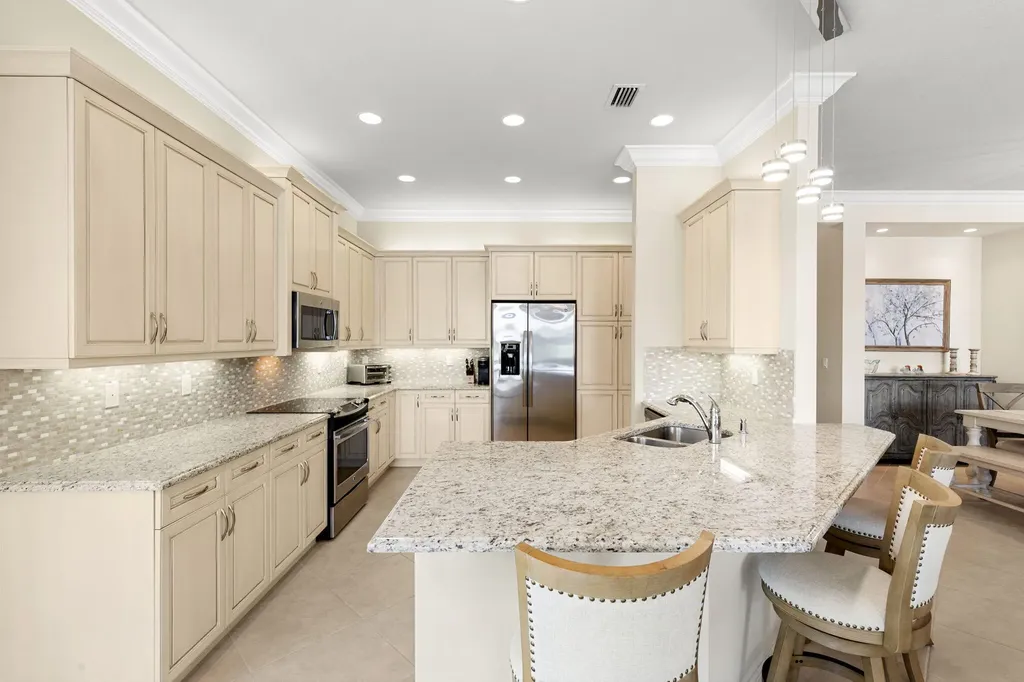 2845 Cinnamon Bay Circle Naples FL 34119