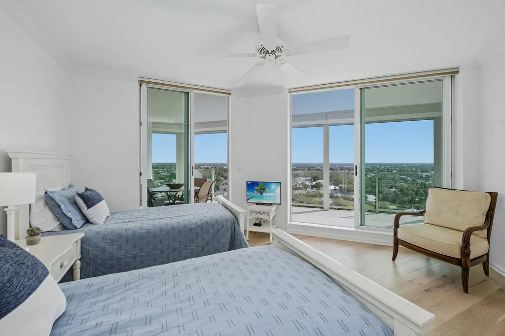 60 Seagate Drive Naples FL 34103