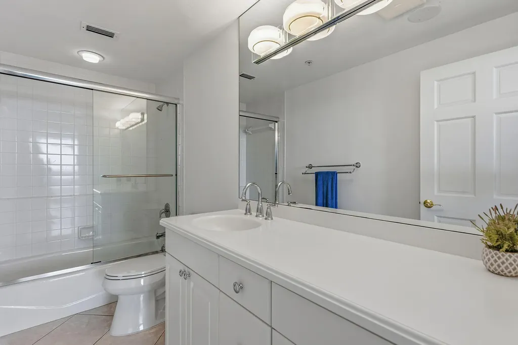 60 Seagate Drive Naples FL 34103