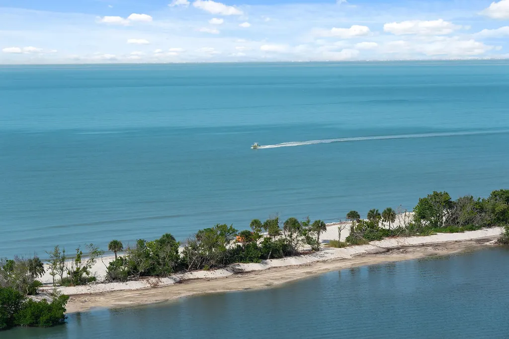 60 Seagate Drive Naples FL 34103