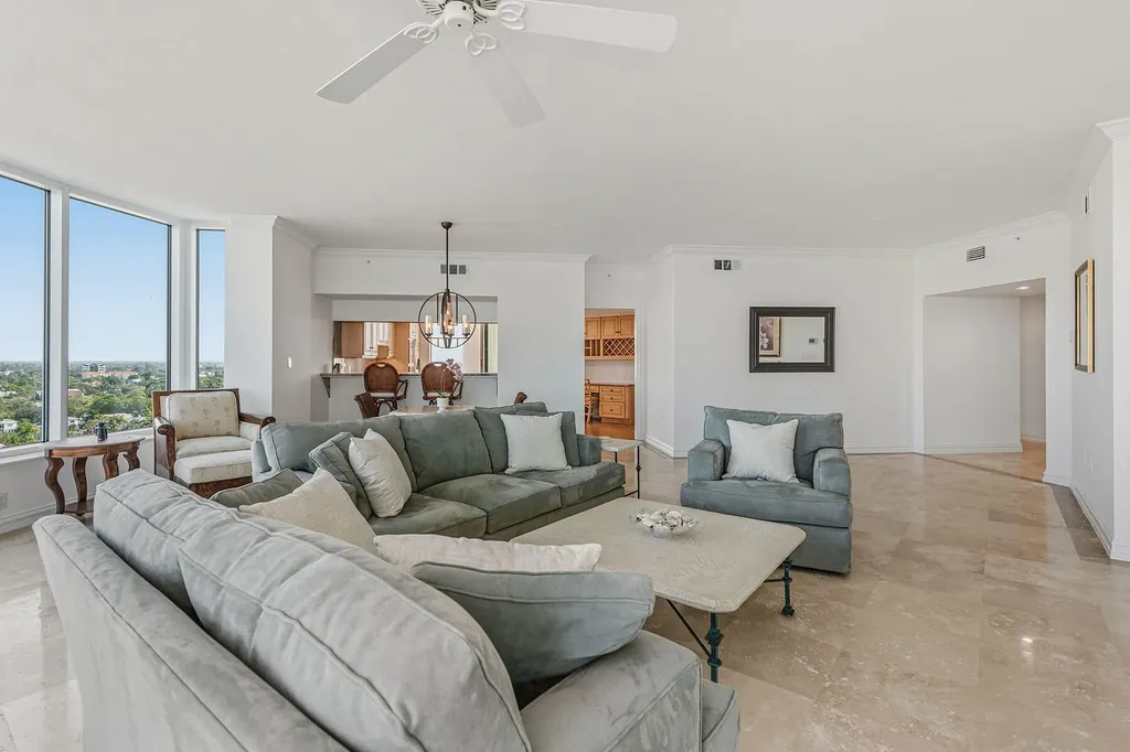 60 Seagate Drive Naples FL 34103