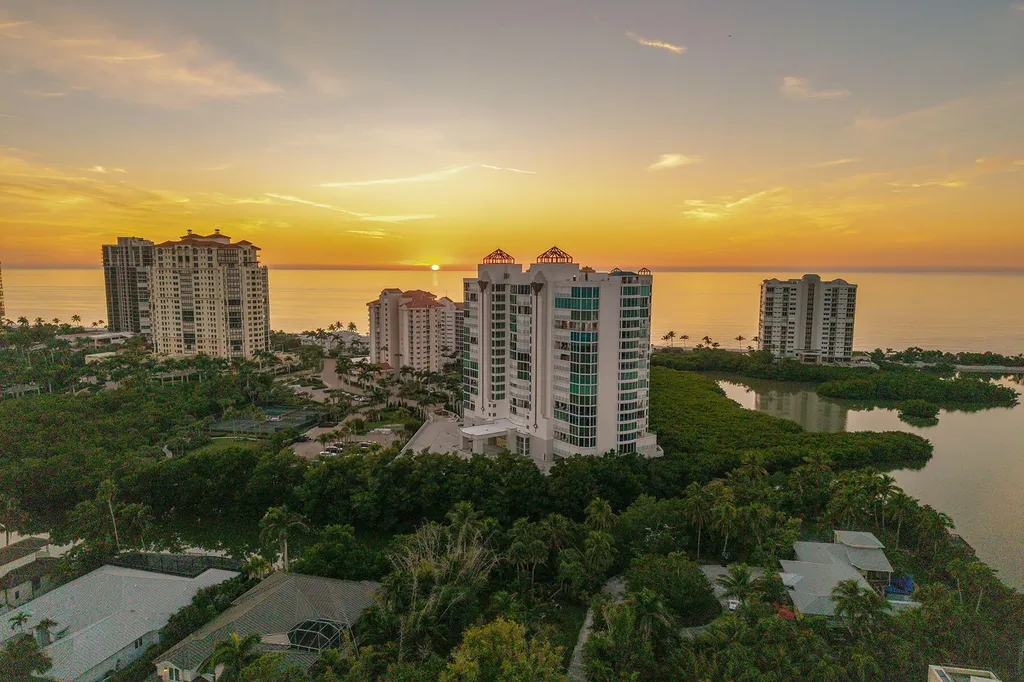 60 Seagate Drive Naples FL 34103