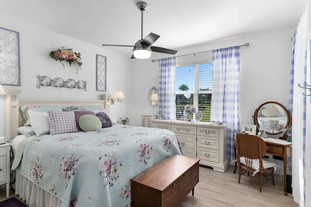 350 Newport Drive Naples FL 34114