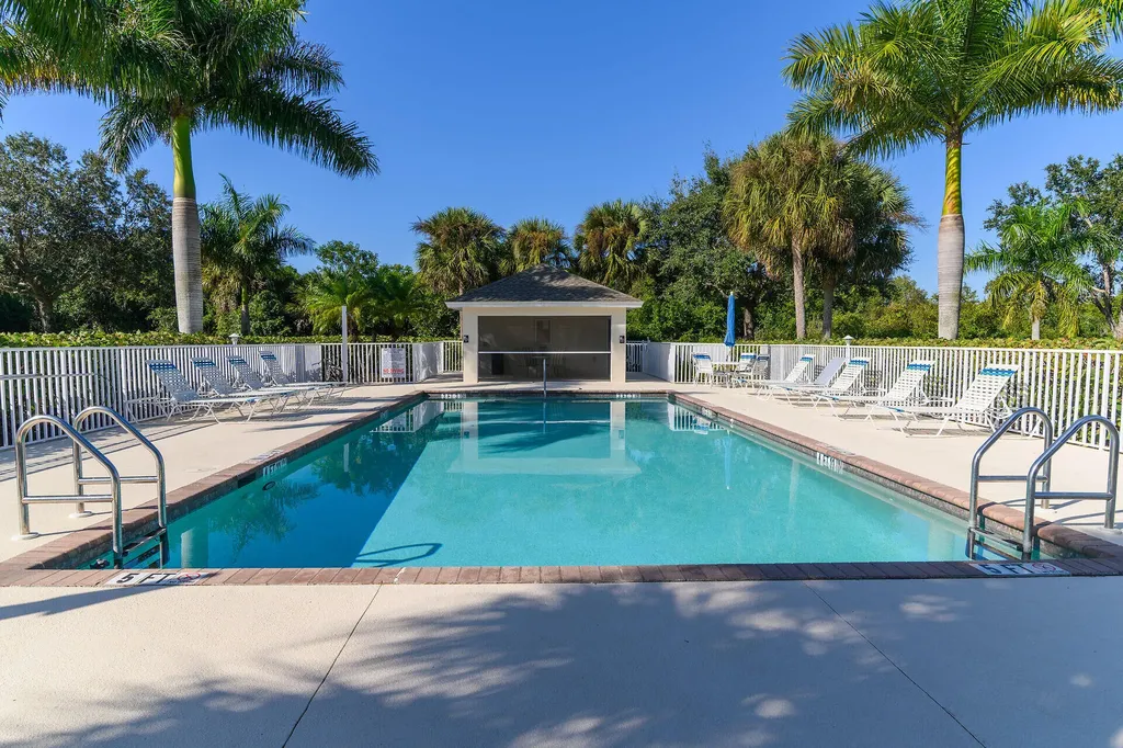 350 Newport Drive Naples FL 34114