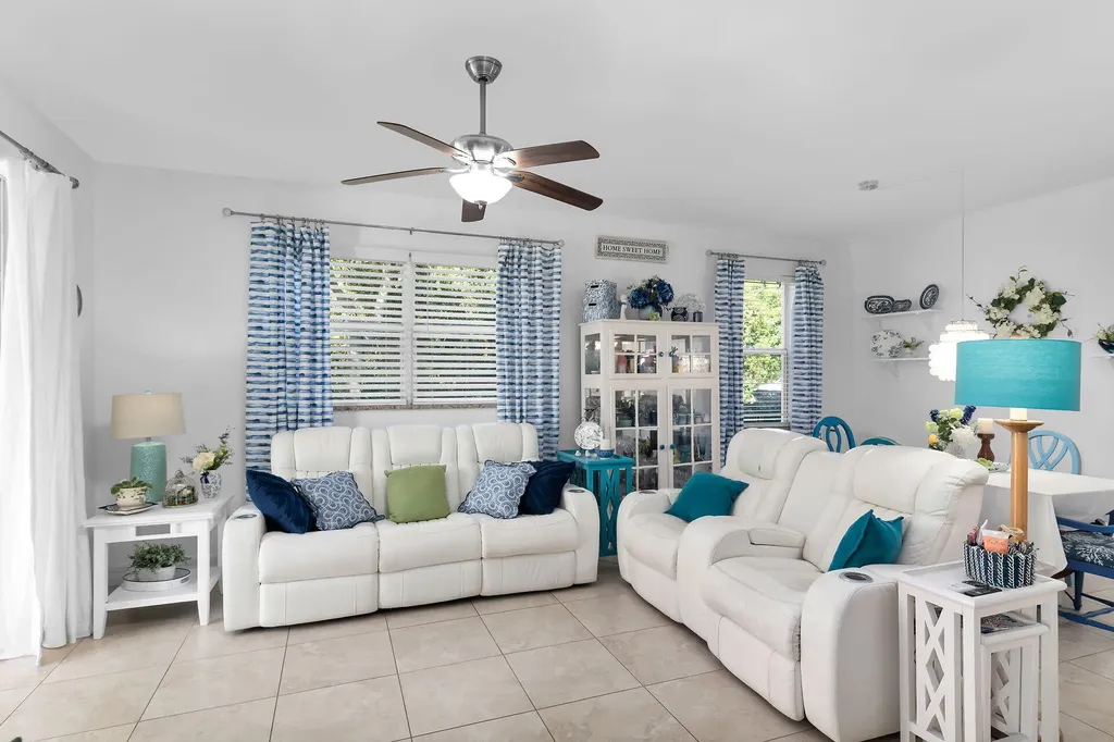 350 Newport Drive Naples FL 34114