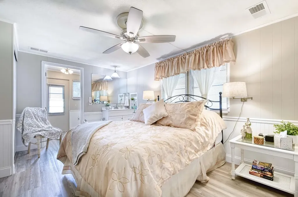 41 Sonderhen Drive Naples FL 34114