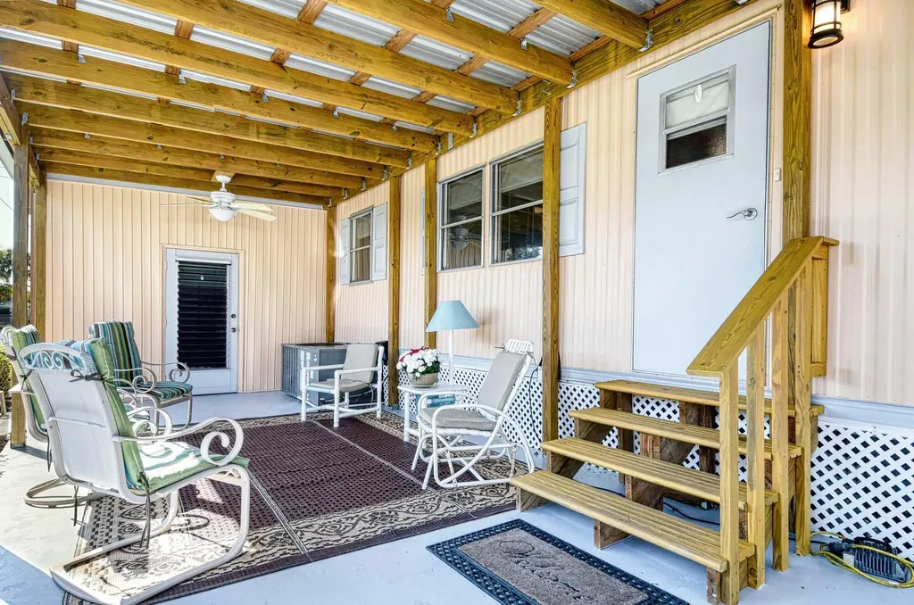 41 Sonderhen Drive Naples FL 34114