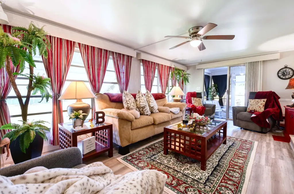 41 Sonderhen Drive Naples FL 34114