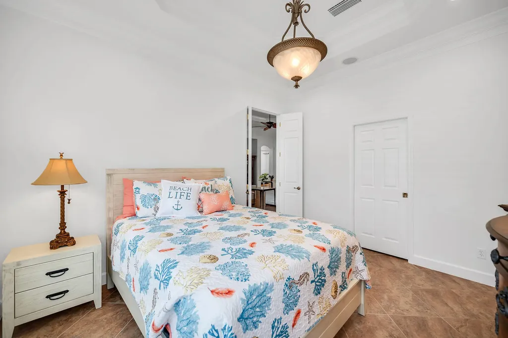 8264 Potomac Lane Naples FL 34104