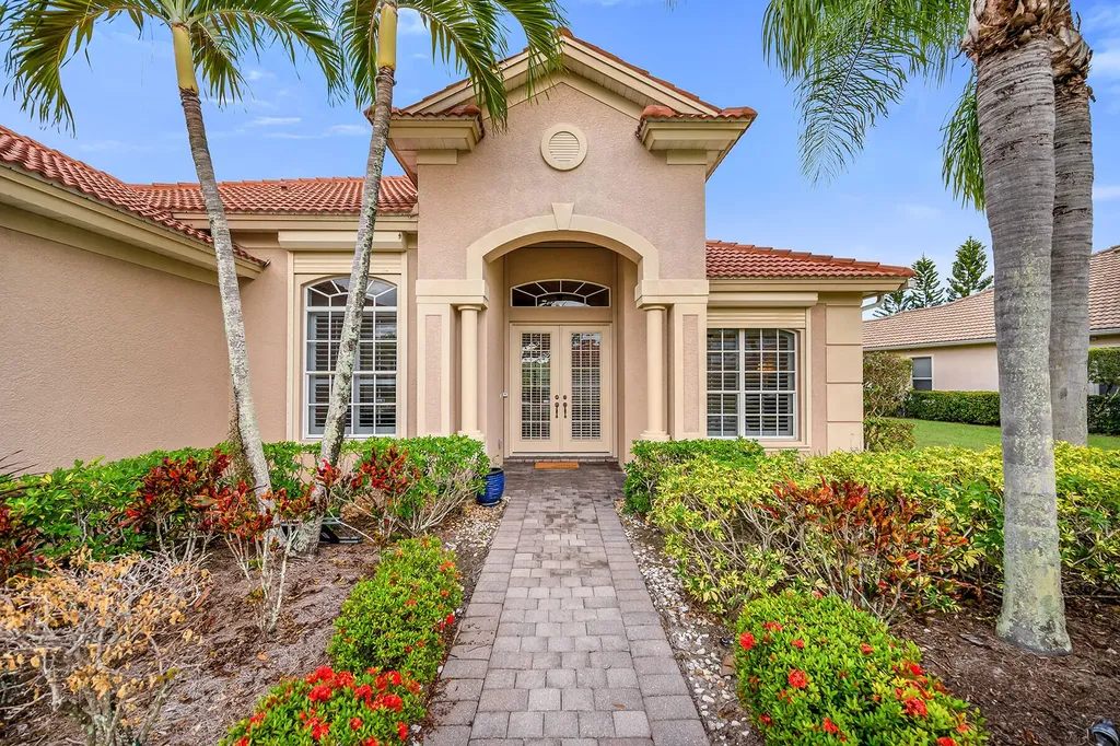 8264 Potomac Lane Naples FL 34104