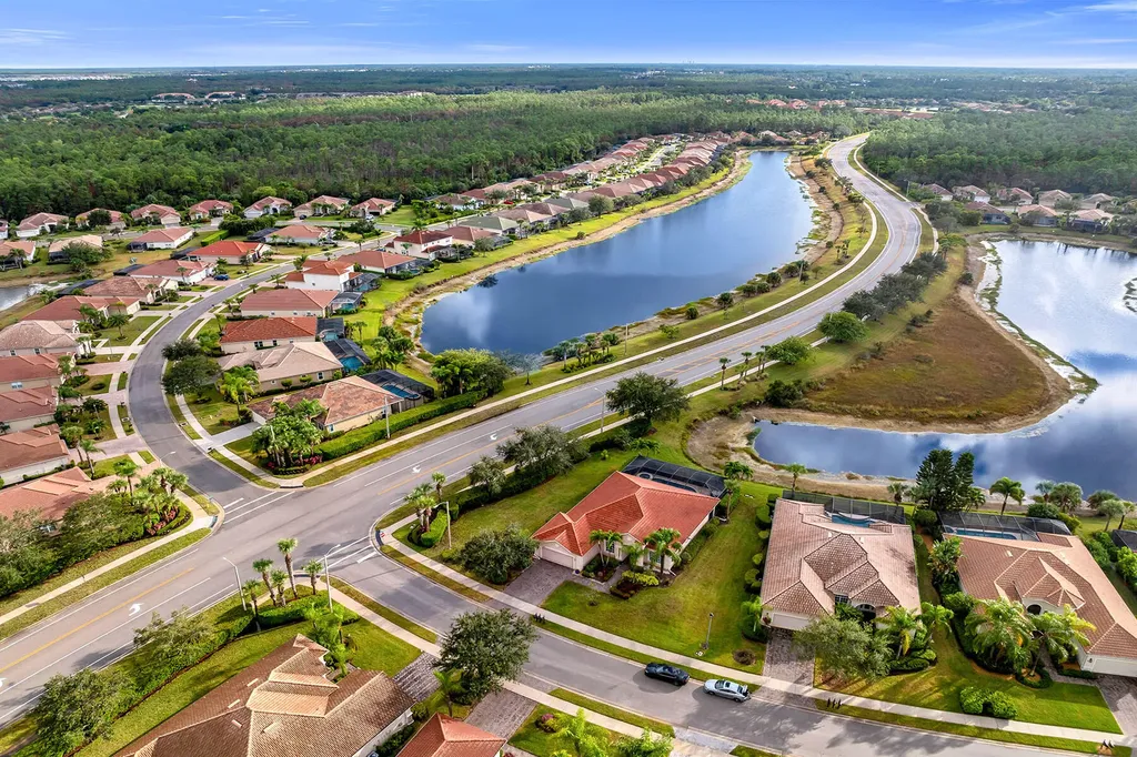 8264 Potomac Lane Naples FL 34104