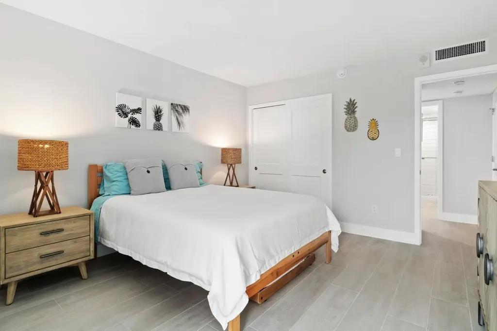 380 Seaview Court Marco Island FL 34145