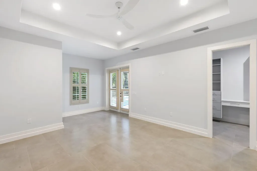 1086 Michigan Avenue Naples FL 34103