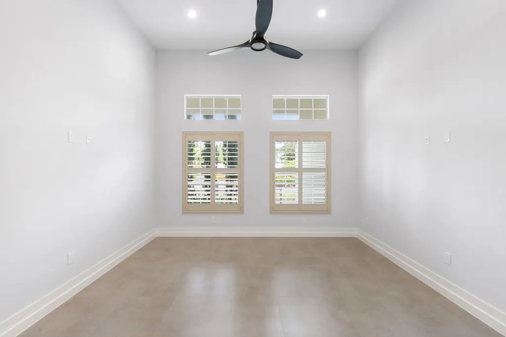 1086 Michigan Avenue Naples FL 34103