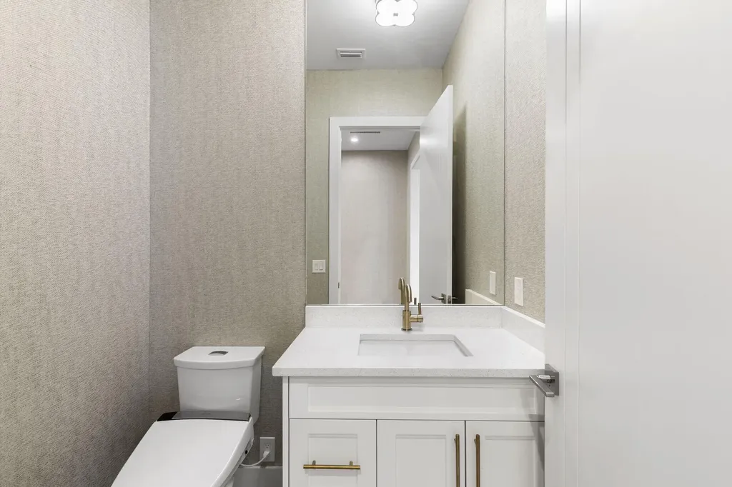 1086 Michigan Avenue Naples FL 34103