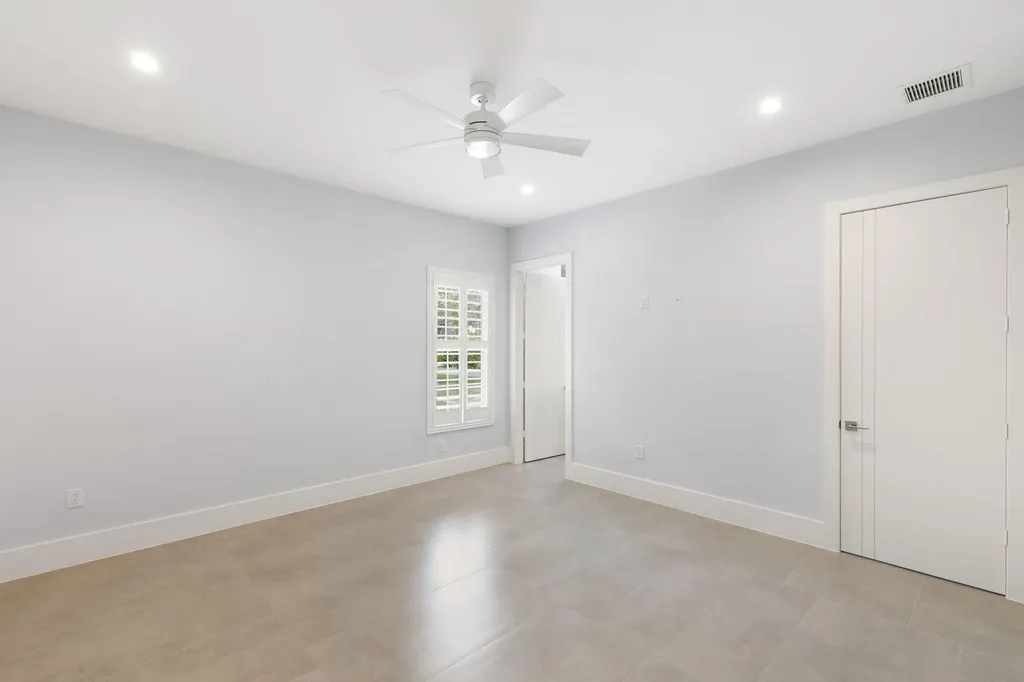 1086 Michigan Avenue Naples FL 34103