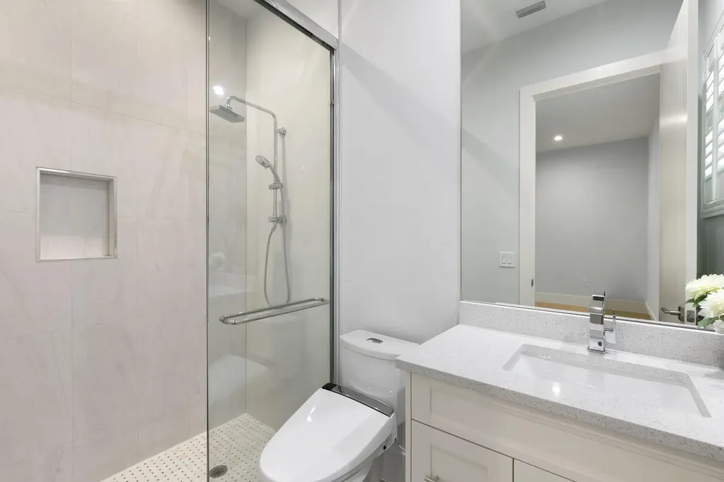 1086 Michigan Avenue Naples FL 34103