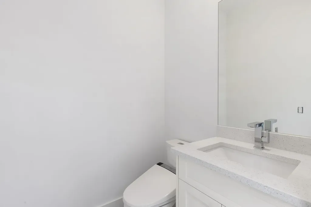 1086 Michigan Avenue Naples FL 34103