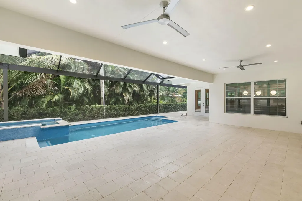 1086 Michigan Avenue Naples FL 34103