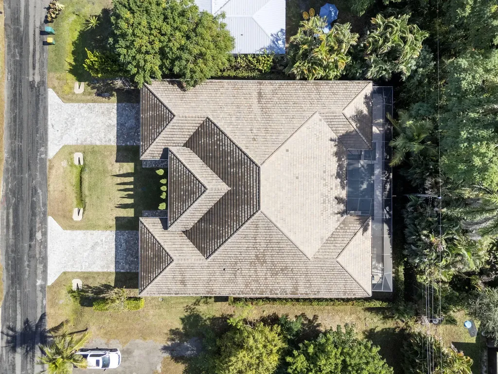 1086 Michigan Avenue Naples FL 34103